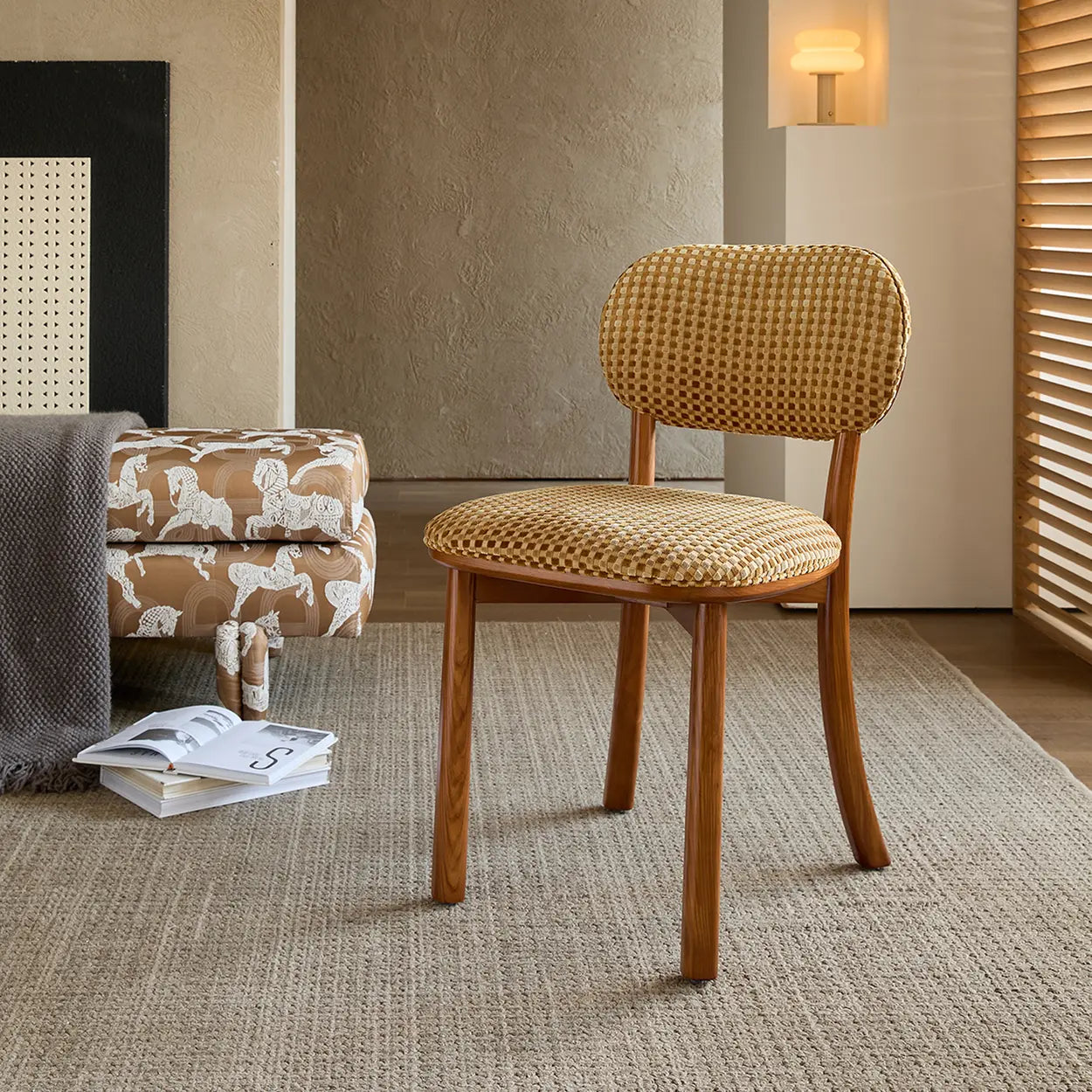 Rustikaler Geflochtener Esszimmerstuhl – Holzrahmen & Offene Lehne - Image 2